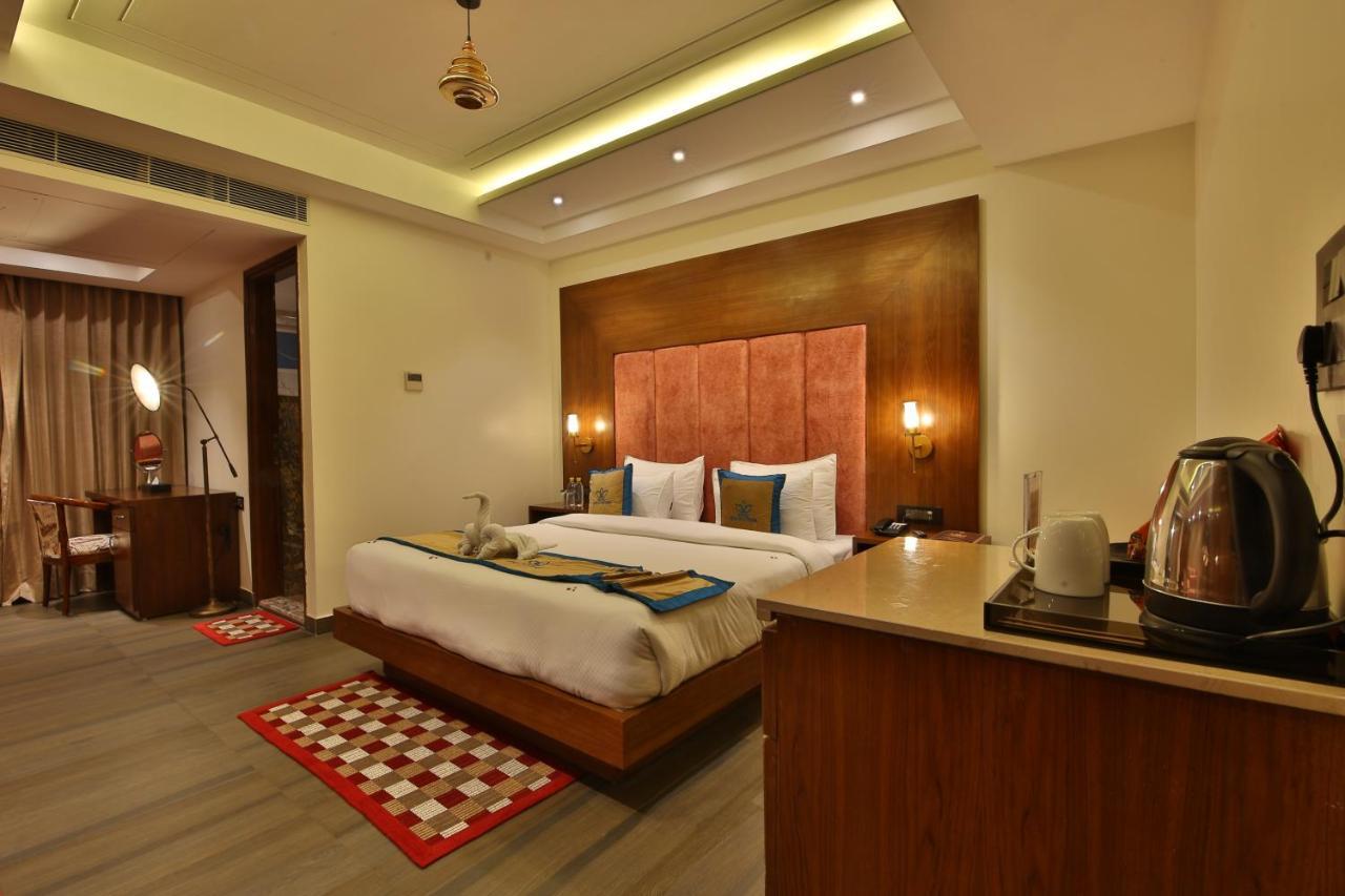Hotel Holy Vivasa Ришикеш Экстерьер фото